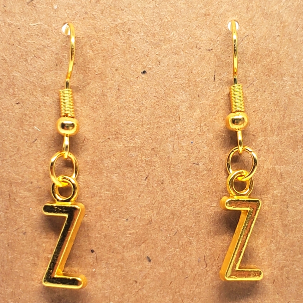 7/$10 Z Initial Earrings, New